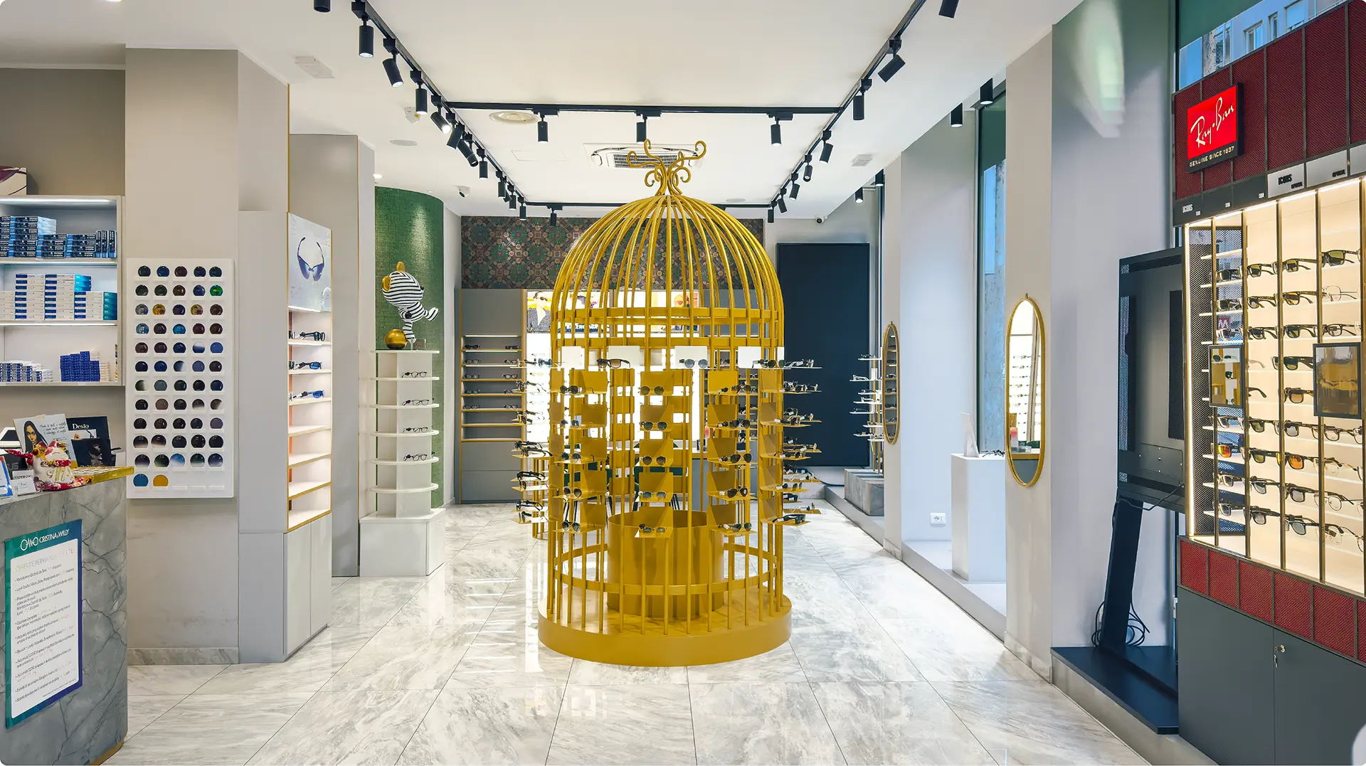 Esposizione di montature di design per occhiali da vista firmati